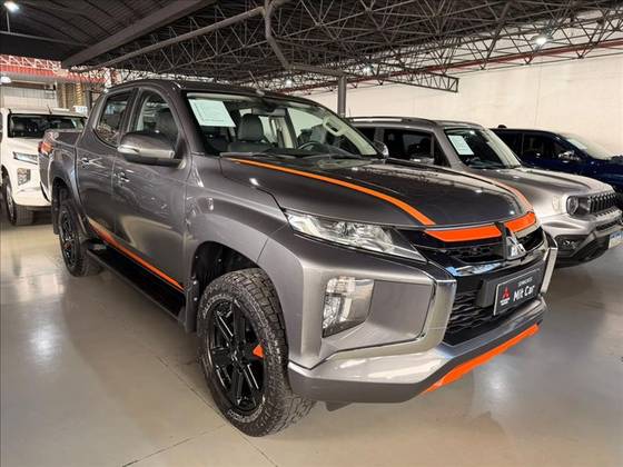 MITSUBISHI L200 TRITON 2.4 16V TURBO DIESEL SPORT HPE SERTÕES CD 4P 4X4 AUTOMÁTICO MITSUBISHI L200 TRITON 2.4 16V TURBO DIESEL SPORT HPE SERTÕES CD 4P 4X4 AUTOMÁTICO